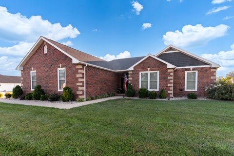 Photo of 2004 Dew Drop Drive, Marion, IL 62959 (MLS # 12747975)