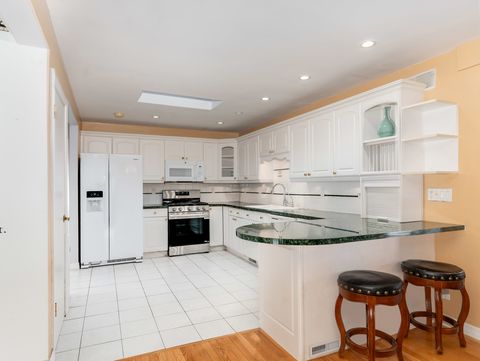 Tiny photo for 178 Brookhill Road, Libertyville, IL 60048 (MLS # 12561899)