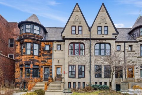 5029 S Dorchester Avenue Chicago IL 60615