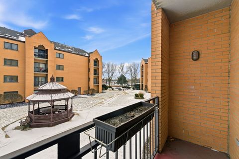 Tiny photo for 7420 W Lawrence Avenue #212, Harwood Heights, IL 60706 (MLS # 12554306)