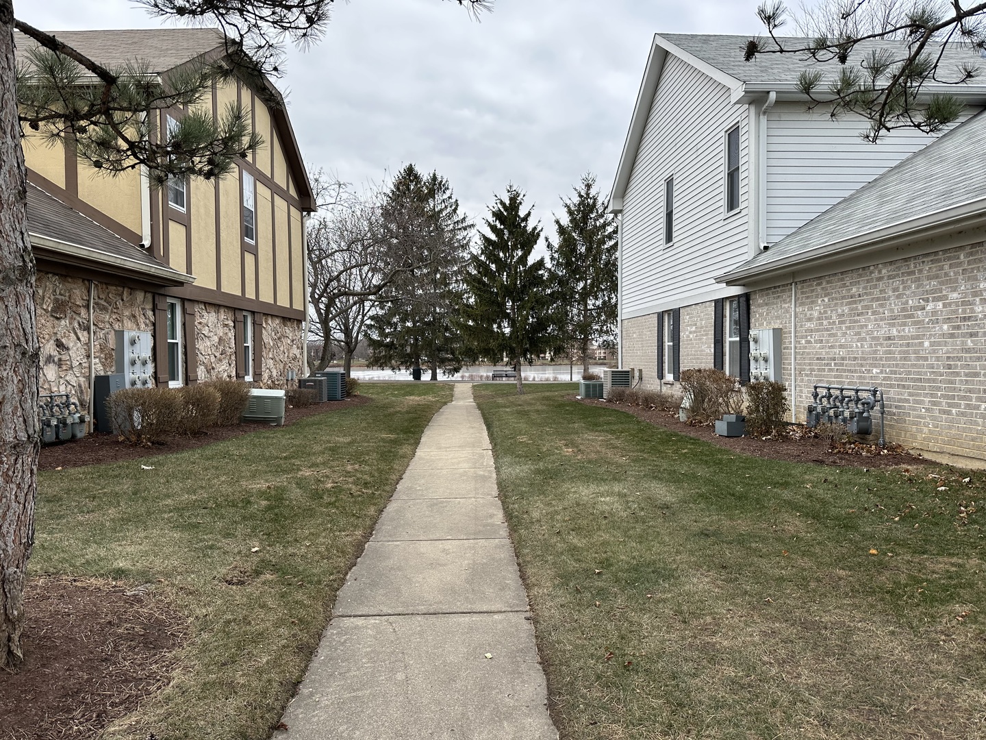 1250 N Streamwood Lane 338