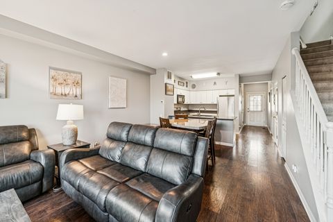 Tiny photo for 48 Arboretum Drive #253, Lombard, IL 60148 (MLS # 12568927)