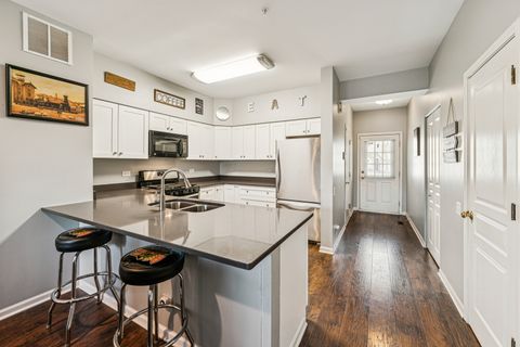 Tiny photo for 48 Arboretum Drive #253, Lombard, IL 60148 (MLS # 12568927)