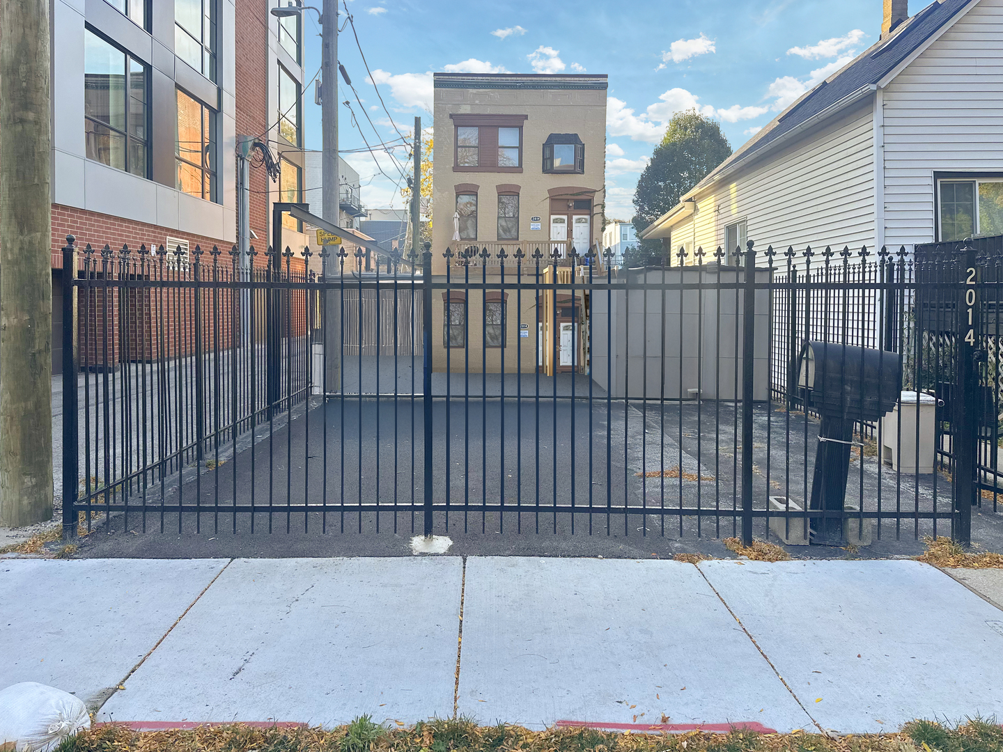 2014 N Whipple Street