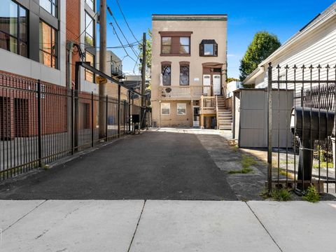2014 N Whipple Street Chicago IL 60647