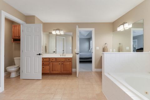 Tiny photo for 4 Scofield Court, Bloomington, IL 61704 (MLS # 12537439)