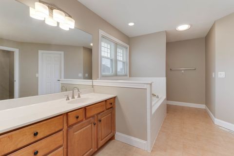 Tiny photo for 4 Scofield Court, Bloomington, IL 61704 (MLS # 12537439)