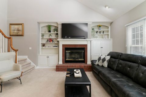 Tiny photo for 4 Scofield Court, Bloomington, IL 61704 (MLS # 12537439)