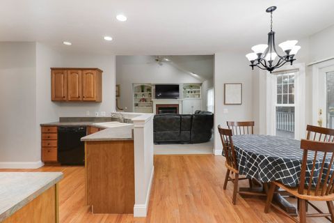 Tiny photo for 4 Scofield Court, Bloomington, IL 61704 (MLS # 12537439)