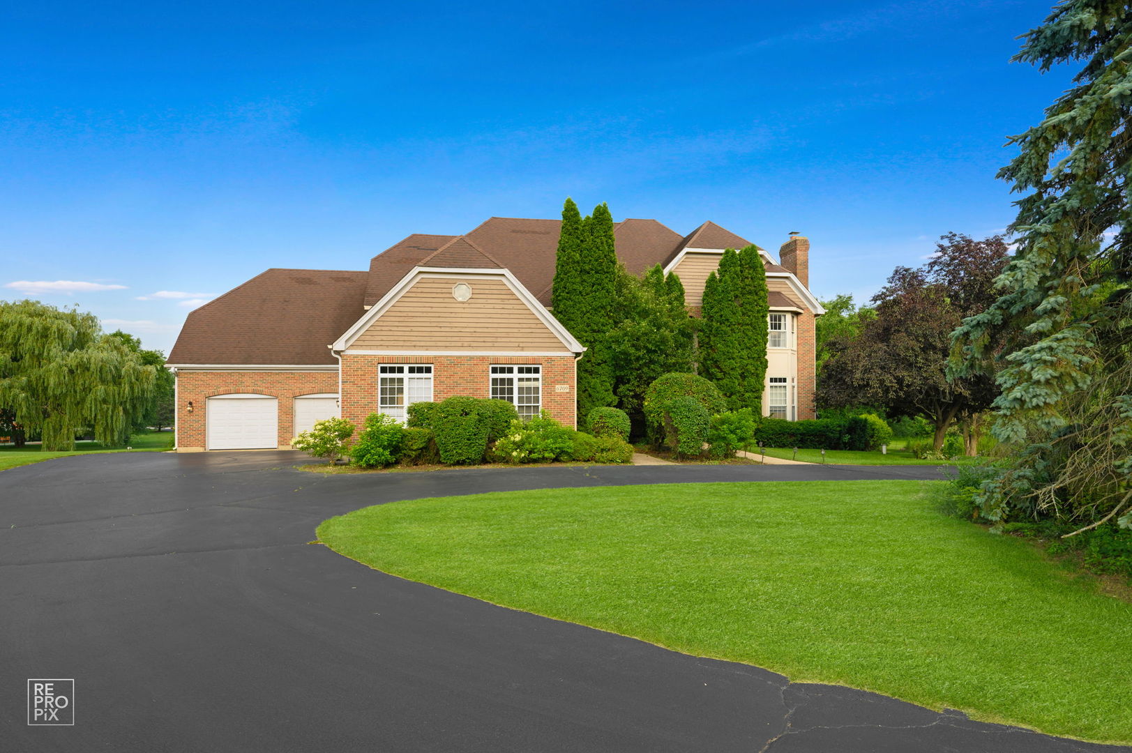 6709 Oakwood Manor Drive