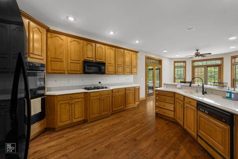 Tiny photo for 6709 Oakwood Manor Drive, Crystal Lake, IL 60012 (MLS # 12612243)