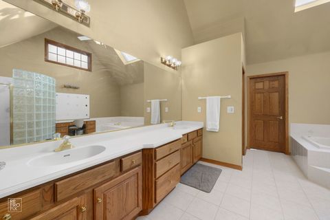 Tiny photo for 6709 Oakwood Manor Drive, Crystal Lake, IL 60012 (MLS # 12612243)