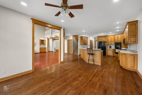 Tiny photo for 6709 Oakwood Manor Drive, Crystal Lake, IL 60012 (MLS # 12612243)