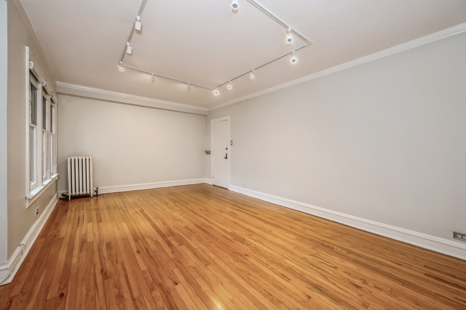 2326 N Lincoln Park WE 2B