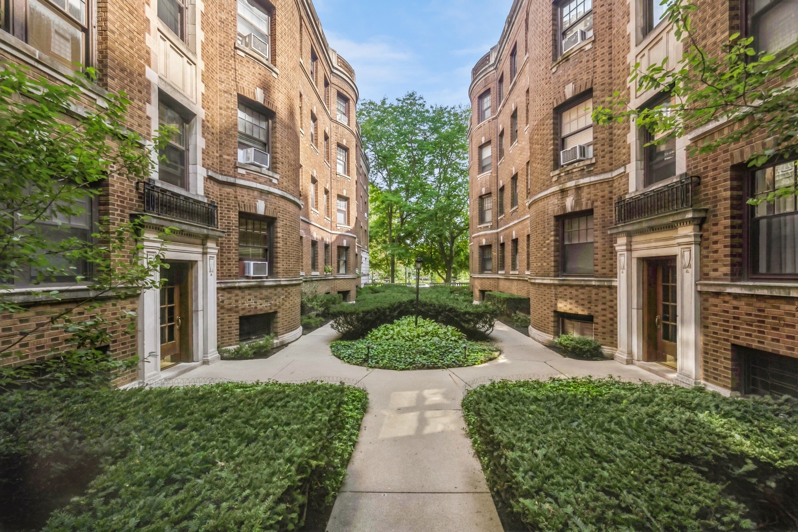 2326 N Lincoln Park WE 2B