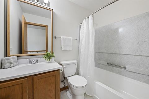 Tiny photo for 21529 Cormorant Street, Crest Hill, IL 60403 (MLS # 12660578)
