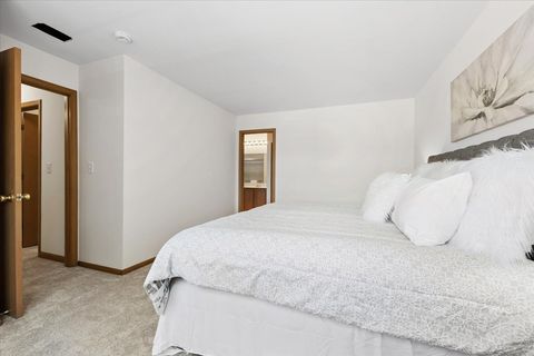 Tiny photo for 21529 Cormorant Street, Crest Hill, IL 60403 (MLS # 12660578)