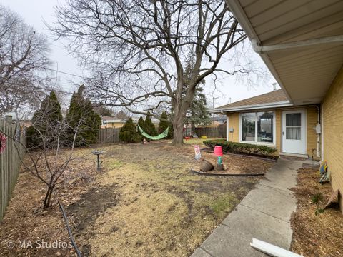 Tiny photo for 8922 PARKSIDE Avenue, Morton Grove, IL 60053 (MLS # 12580135)