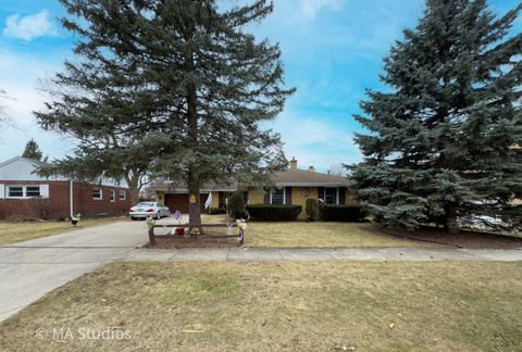 Tiny photo for 8922 PARKSIDE Avenue, Morton Grove, IL 60053 (MLS # 12580135)