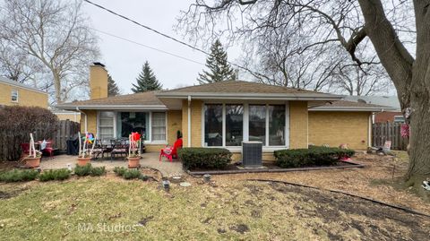 Tiny photo for 8922 PARKSIDE Avenue, Morton Grove, IL 60053 (MLS # 12580135)