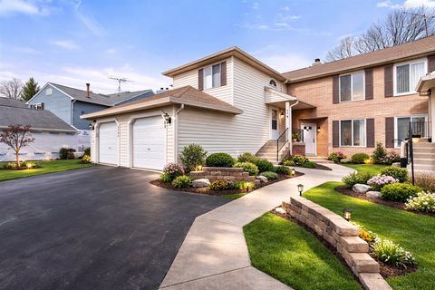 Photo of 2404 Danbury Drive #B1, Woodridge, IL 60517 (MLS # 12573499)