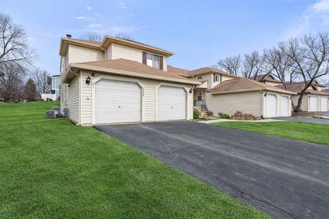 Tiny photo for 2404 Danbury Drive #B1, Woodridge, IL 60517 (MLS # 12573499)