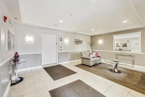 Tiny photo for 425 Village Green Road #213, Lincolnshire, IL 60069 (MLS # 12534884)