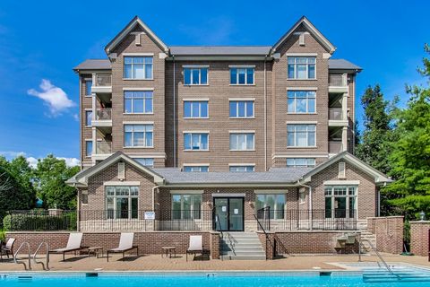 Tiny photo for 425 Village Green Road #213, Lincolnshire, IL 60069 (MLS # 12534884)