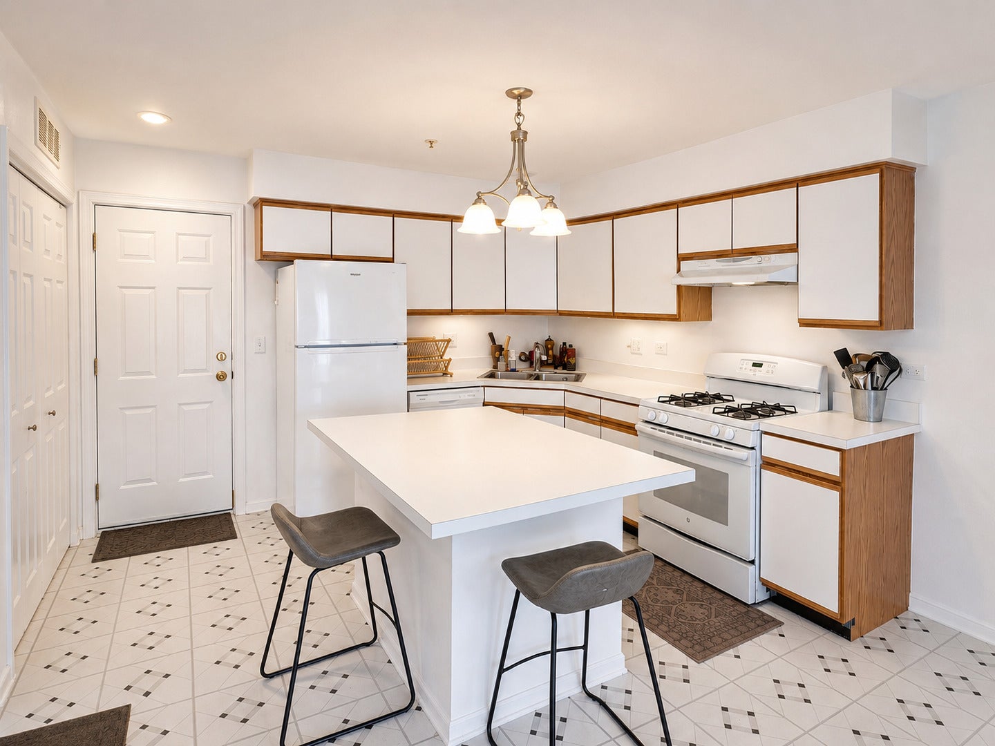 1214 ORLEANS Drive 1214