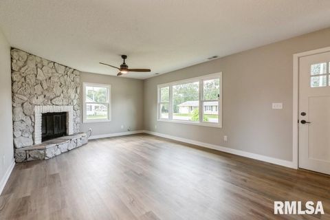 Tiny photo for 814 JONES Street, Le Claire, IA 52753 (MLS # QC4265722)