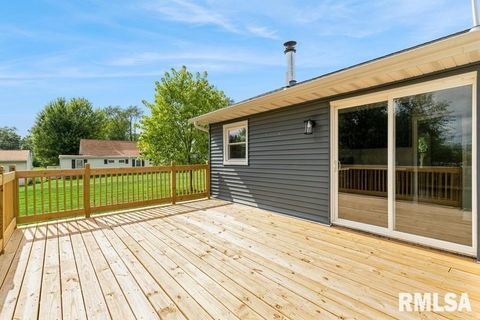 Tiny photo for 814 JONES Street, Le Claire, IA 52753 (MLS # QC4265722)