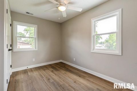 Tiny photo for 814 JONES Street, Le Claire, IA 52753 (MLS # QC4265722)