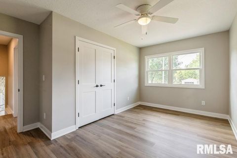 Tiny photo for 814 JONES Street, Le Claire, IA 52753 (MLS # QC4265722)