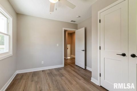 Tiny photo for 814 JONES Street, Le Claire, IA 52753 (MLS # QC4265722)