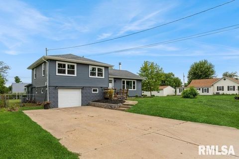 Tiny photo for 814 JONES Street, Le Claire, IA 52753 (MLS # QC4265722)