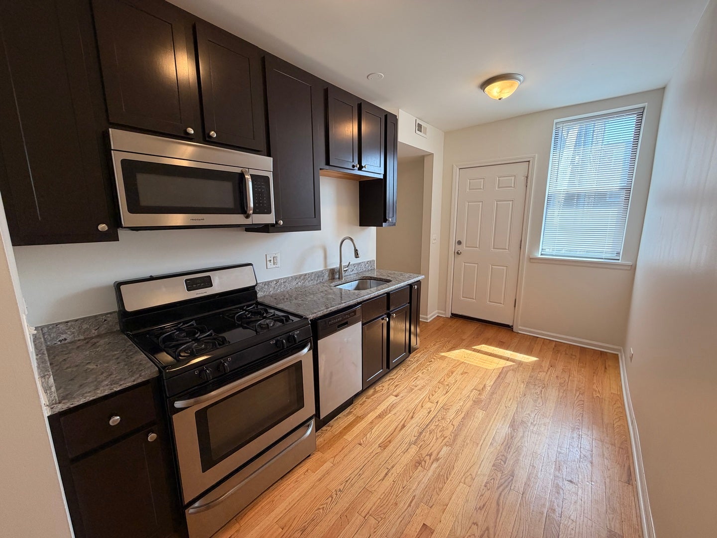 2803 W Lawrence Avenue D1N