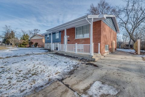 Tiny photo for 121 S Addison Road, Wood Dale, IL 60191 (MLS # 12542894)