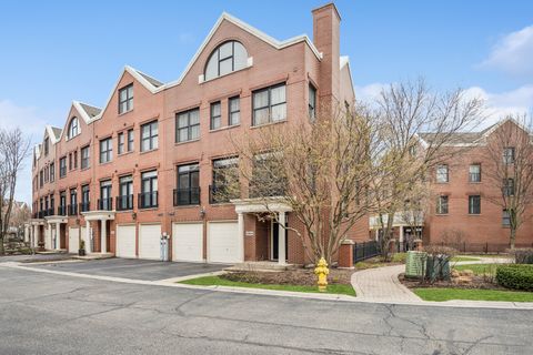 1864 Admiral Court Glenview IL 60026