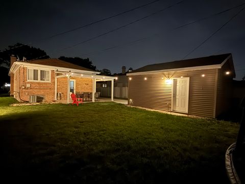 Tiny photo for 10008 S Kolin Avenue, Oak Lawn, IL 60453 (MLS # 12500302)