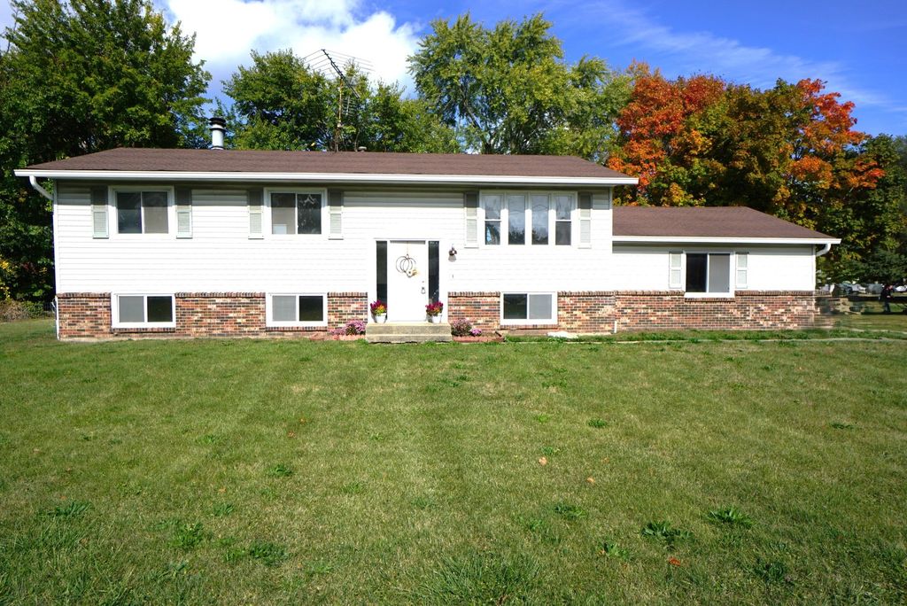 Photo for 5015 Valentine Place, Rockford, IL 61108 (MLS # 12499795)