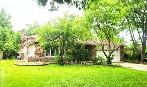 Photo of 1629 Holly Lane, Darien, IL 60561 (MLS # 12693547)