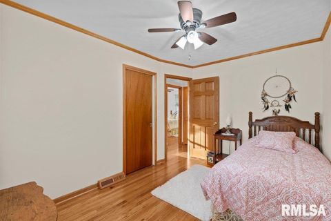 Tiny photo for 1141 6TH Avenue N, Clinton, IA 52732 (MLS # QC4268490)