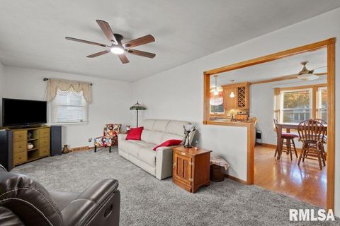 Tiny photo for 1141 6TH Avenue N, Clinton, IA 52732 (MLS # QC4268490)