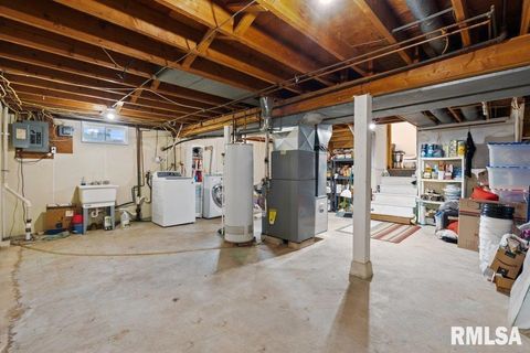 Tiny photo for 1141 6TH Avenue N, Clinton, IA 52732 (MLS # QC4268490)