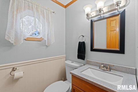 Tiny photo for 1141 6TH Avenue N, Clinton, IA 52732 (MLS # QC4268490)