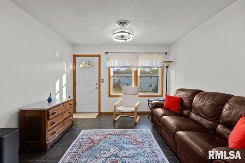 Tiny photo for 1141 6TH Avenue N, Clinton, IA 52732 (MLS # QC4268490)