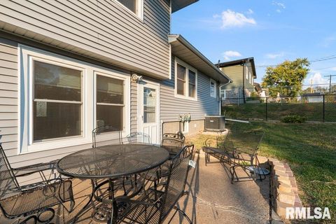 Tiny photo for 1141 6TH Avenue N, Clinton, IA 52732 (MLS # QC4268490)