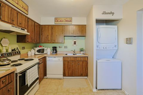 Tiny photo for 230 Klein Creek Court #F, Carol Stream, IL 60188 (MLS # 12600662)