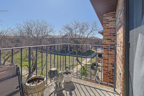 Tiny photo for 230 Klein Creek Court #F, Carol Stream, IL 60188 (MLS # 12600662)