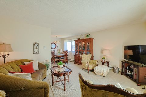 Tiny photo for 230 Klein Creek Court #F, Carol Stream, IL 60188 (MLS # 12600662)